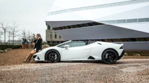 Witte Lamborghini Huracán supercar huren