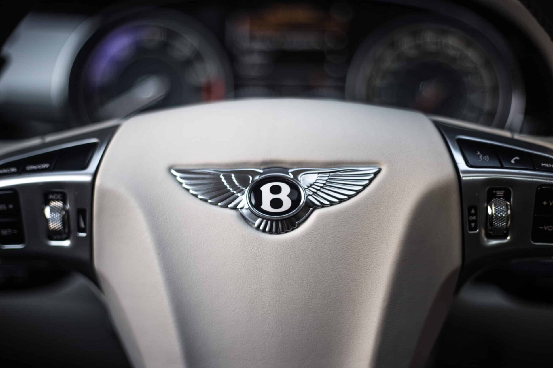 bentley flying spur interieur stuur scaled