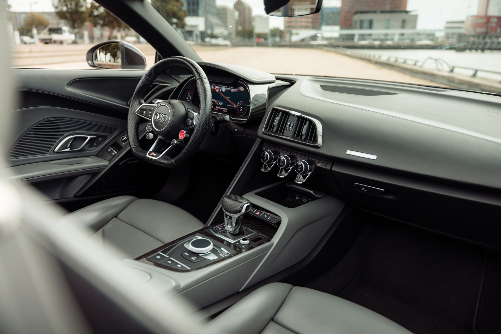 audi r8 spyder interieur 2 1