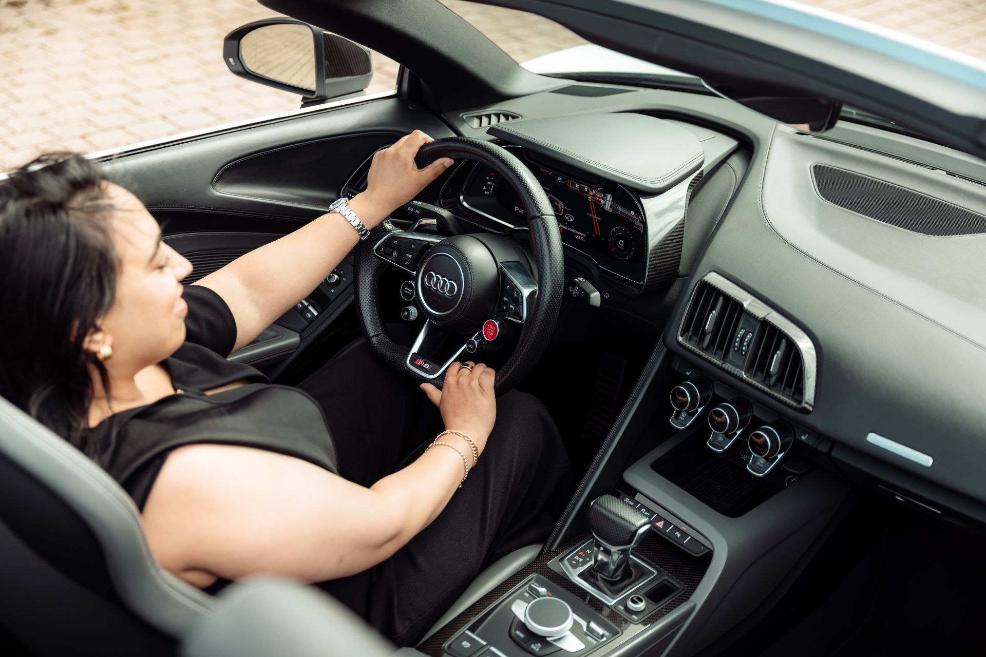 audi r8 spyder interieur 3