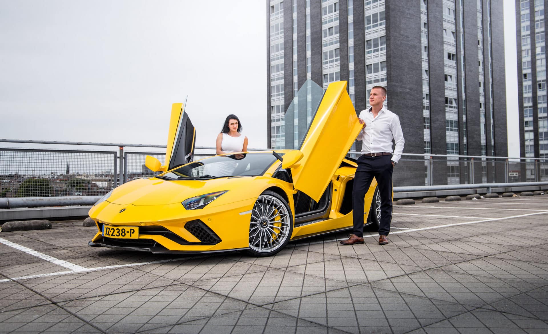Lamborghini Aventador S - geel