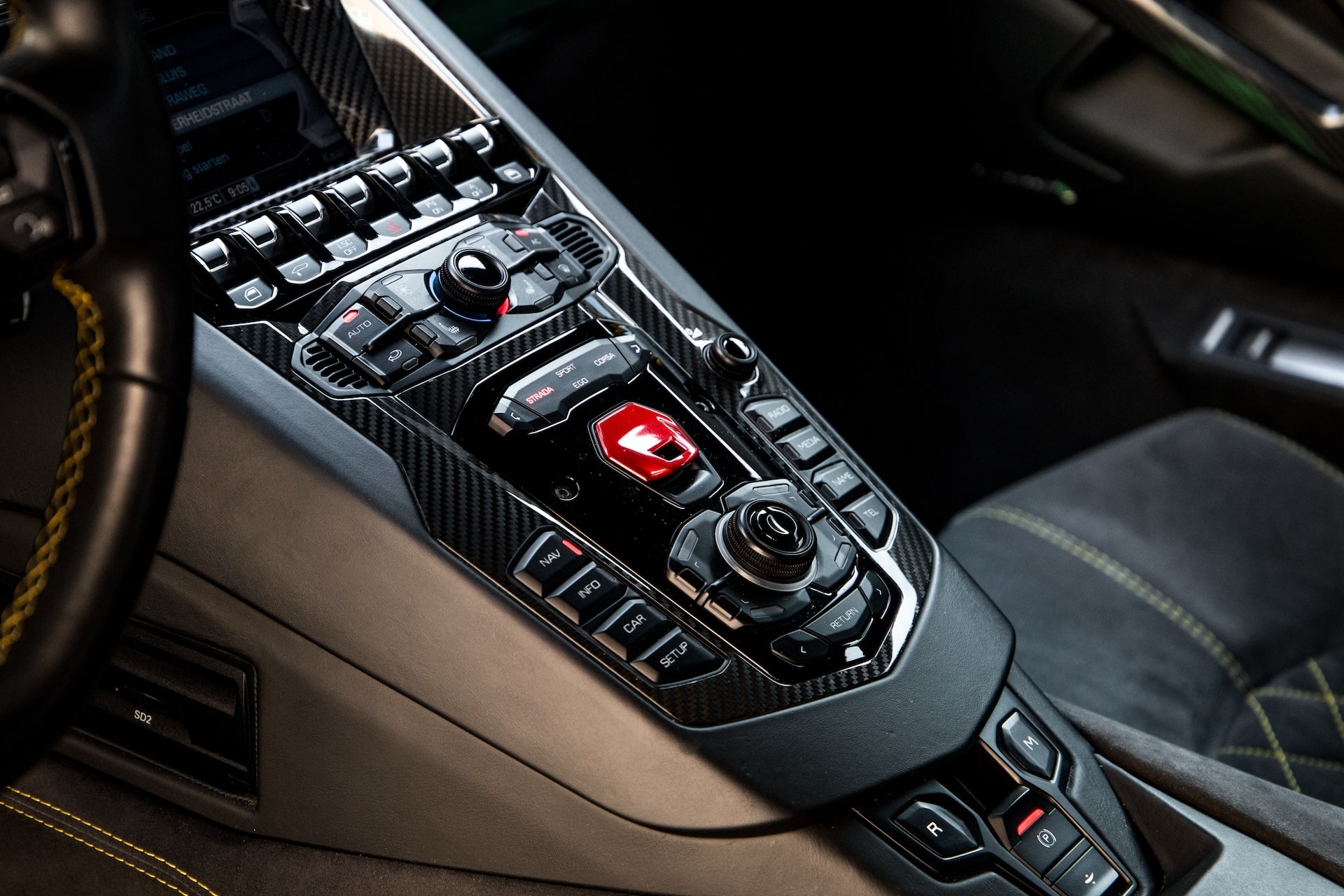lamborghini aventador s midden console detail