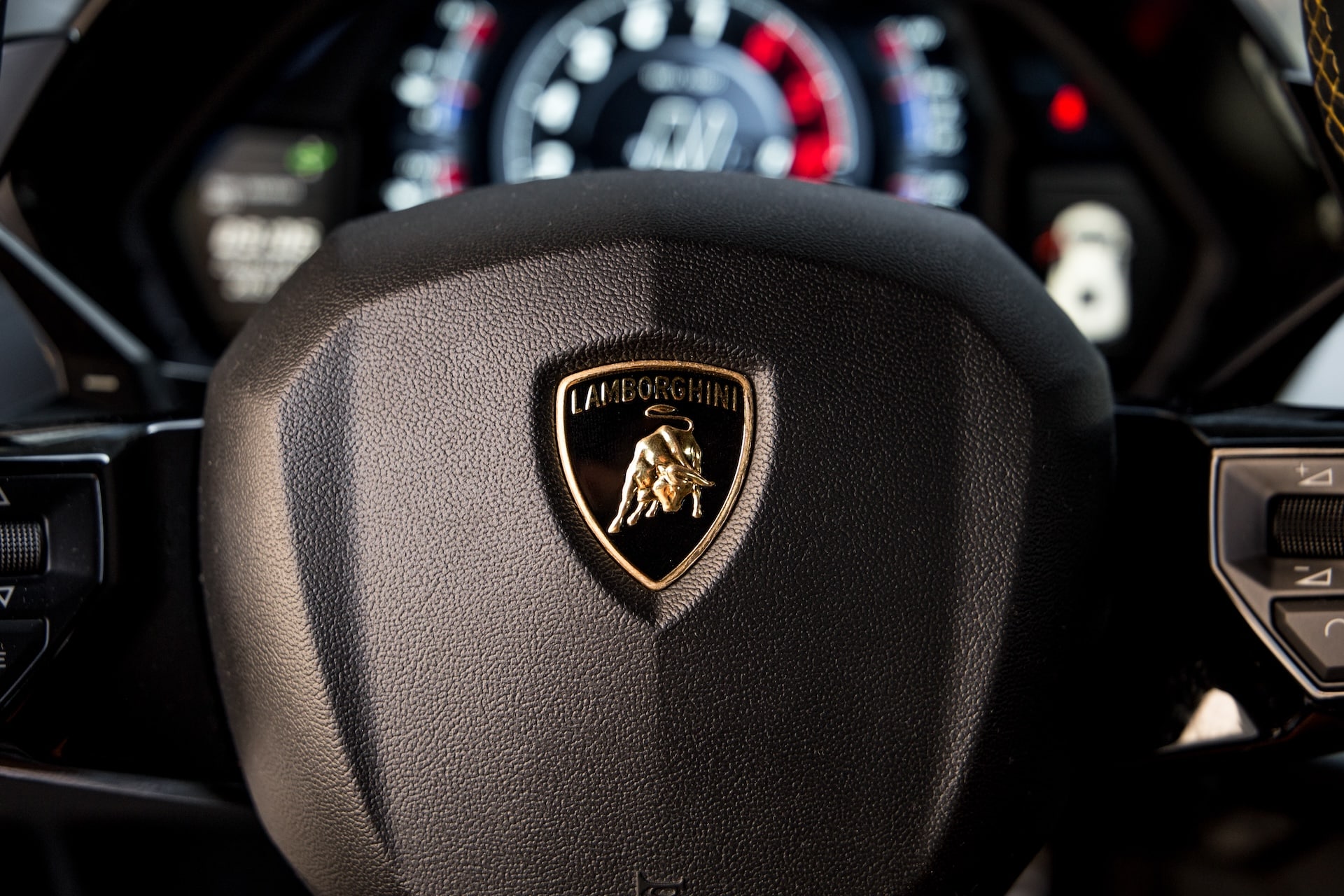 lamborghini aventador s stuur met logo