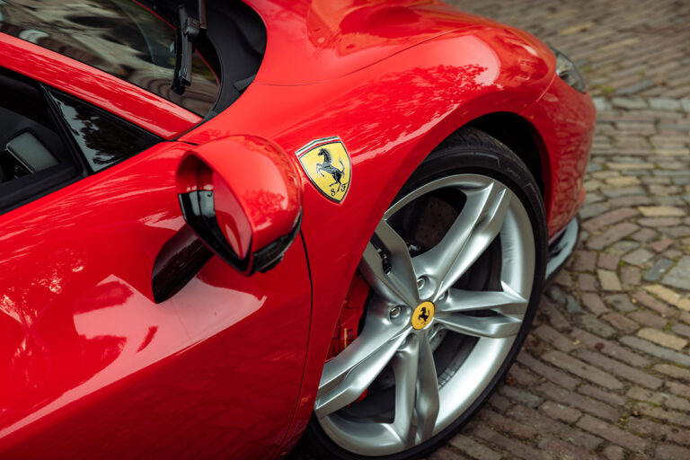 Ferrari 296 GTS velg hoog