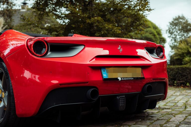 Ferrari 488 Spider achterkant dichtbij