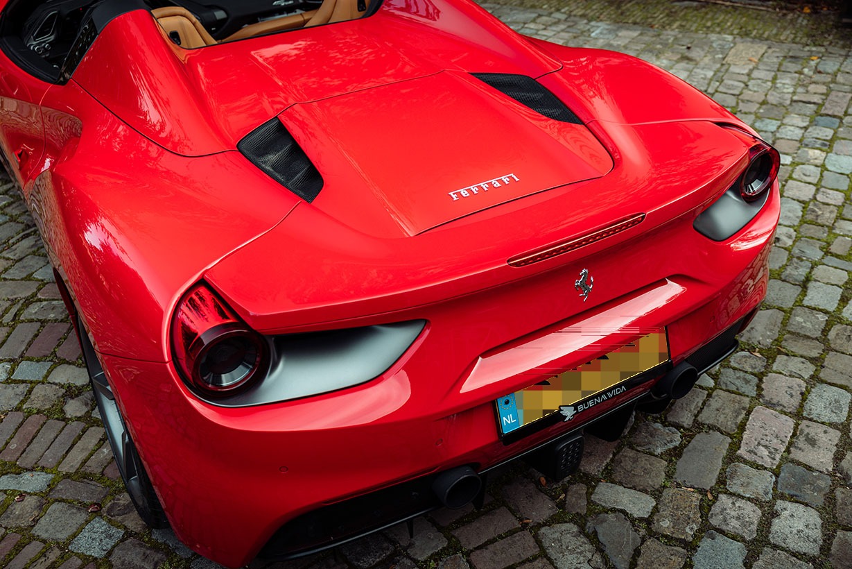 Ferrari 488 Spider bovenaanzicht