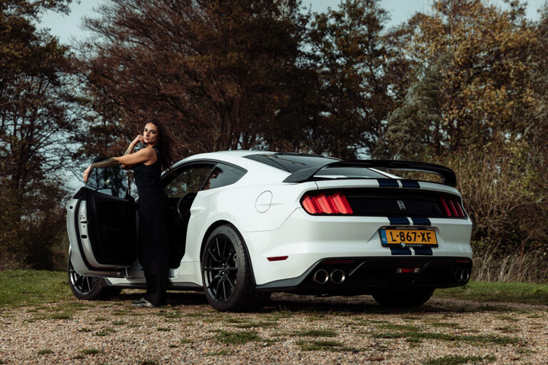 Ford Mustang Shelby GT350 deur open