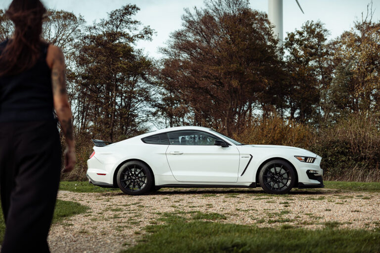 Ford Mustang Shelby GT350 zijaanzicht