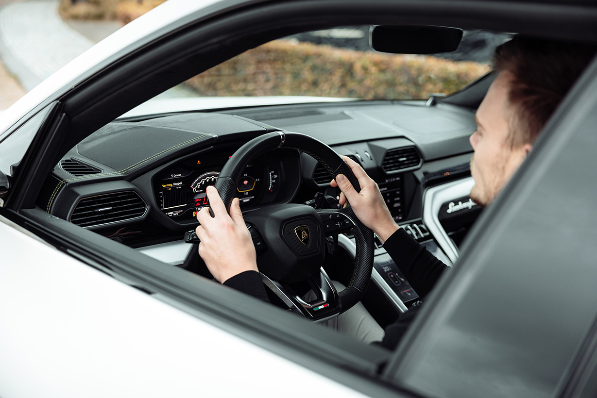 Lamborgini Urus interieur 4