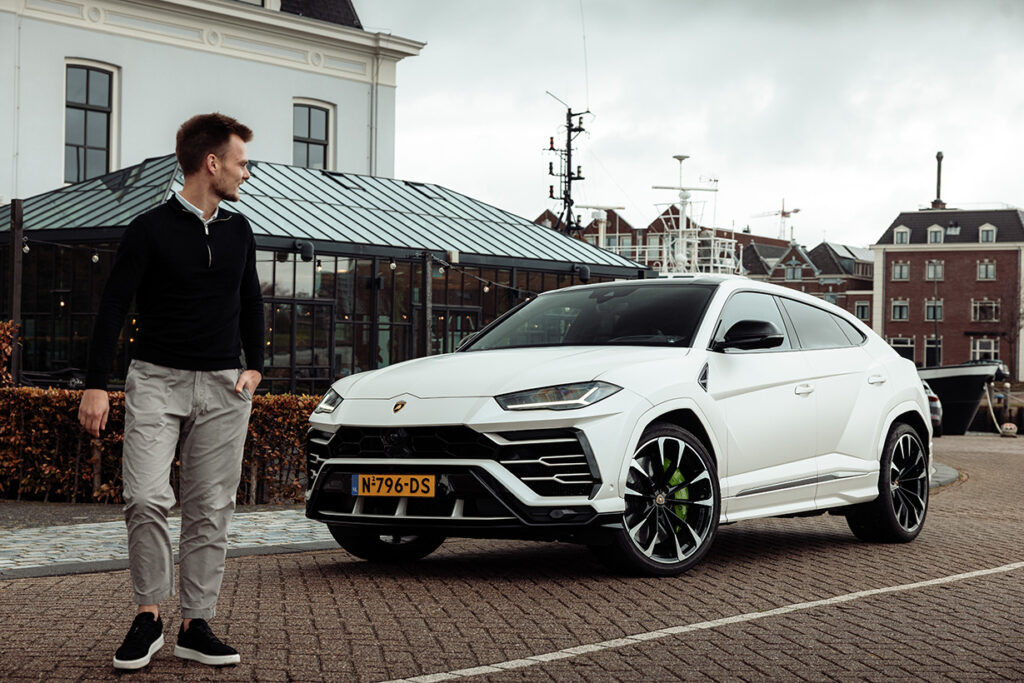 Lamborgini Urus vooraanzicht