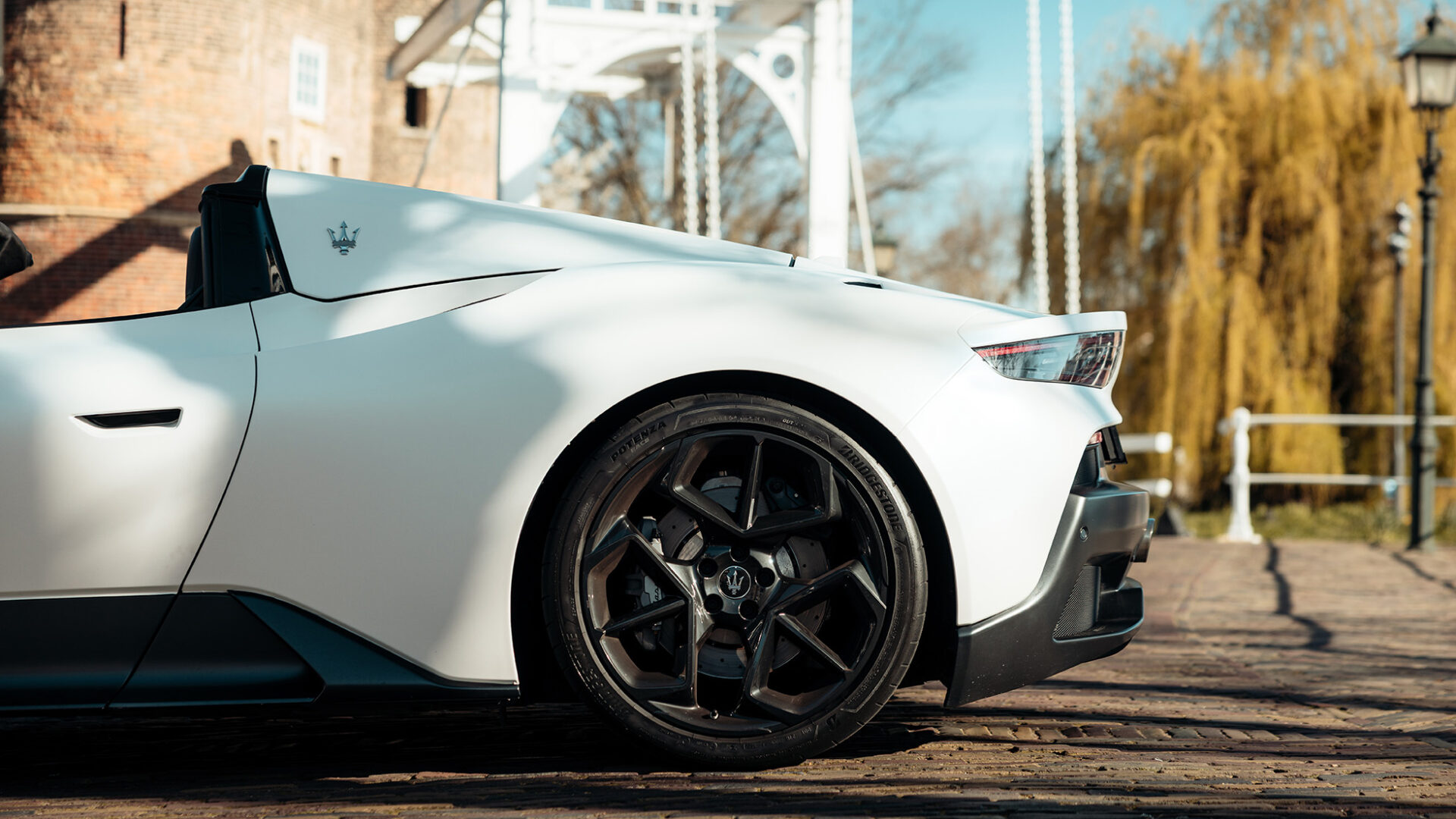 Maserati MC20 Cielo details zijkant