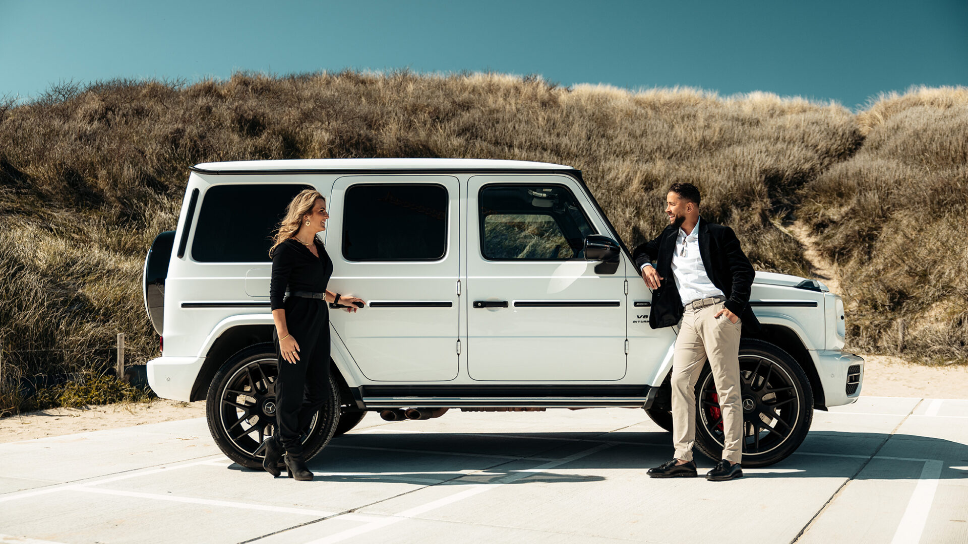 Mercedes G-wagon G-63 AMG wit zijkant