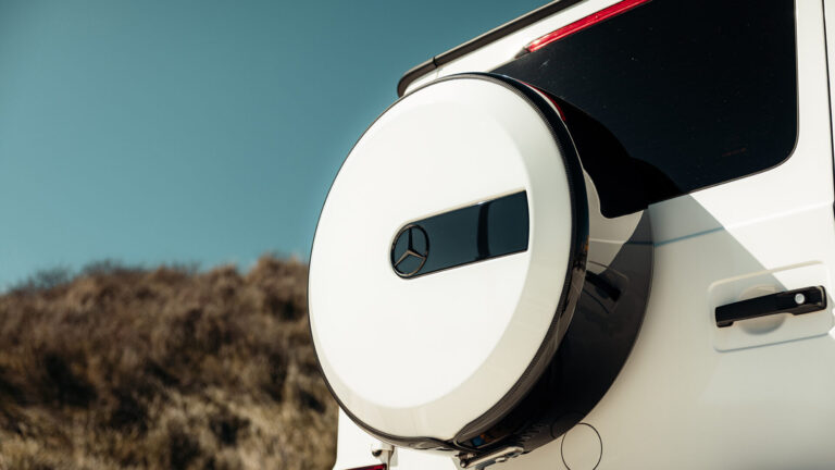 Mercedes G-wagon G-63 AMG wit details achterkant