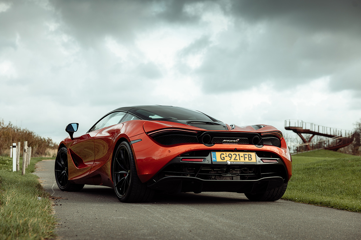 Mclaren 720s achteraanzicht 1
