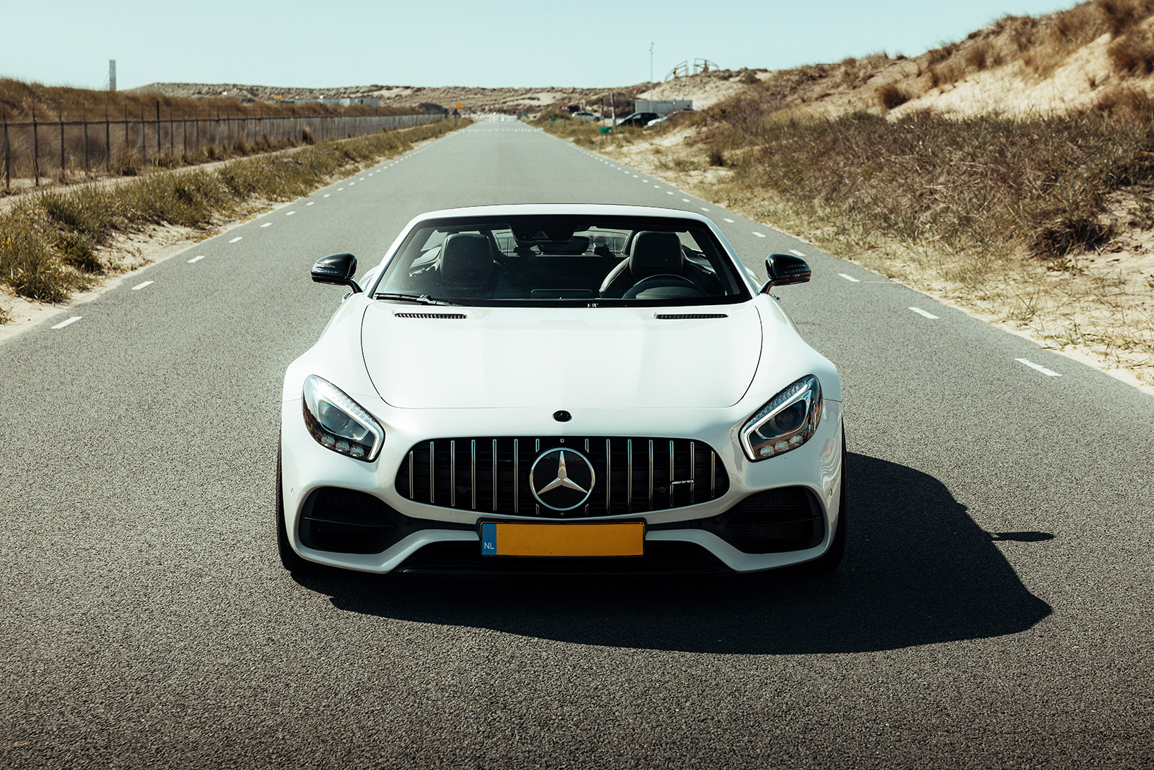 Mercedes AMG GTC wit frontaal