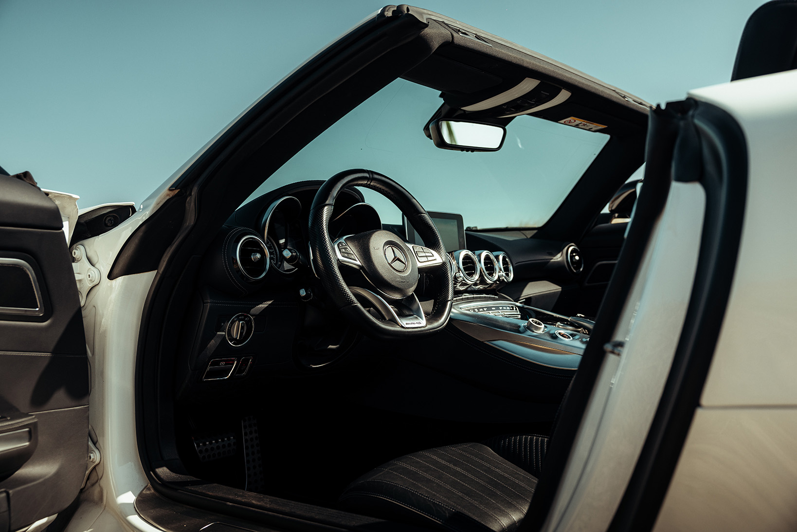 Mercedes AMG GTC wit stuur