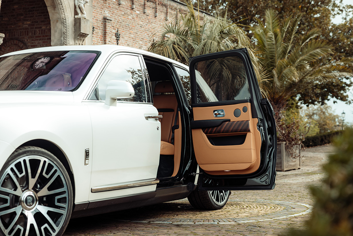 Rolls Royce Cullinan deur open