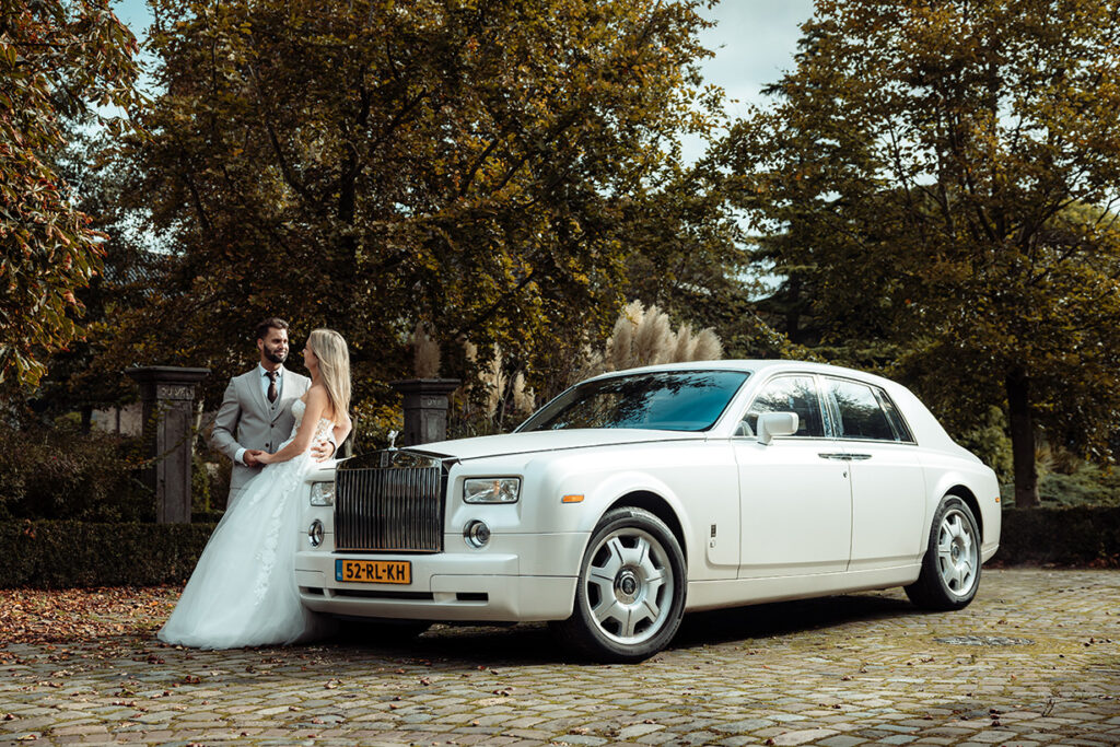 Rolls Royce vooraanzicht schuin