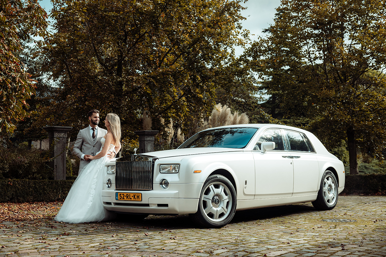Rolls Royce vooraanzicht schuin