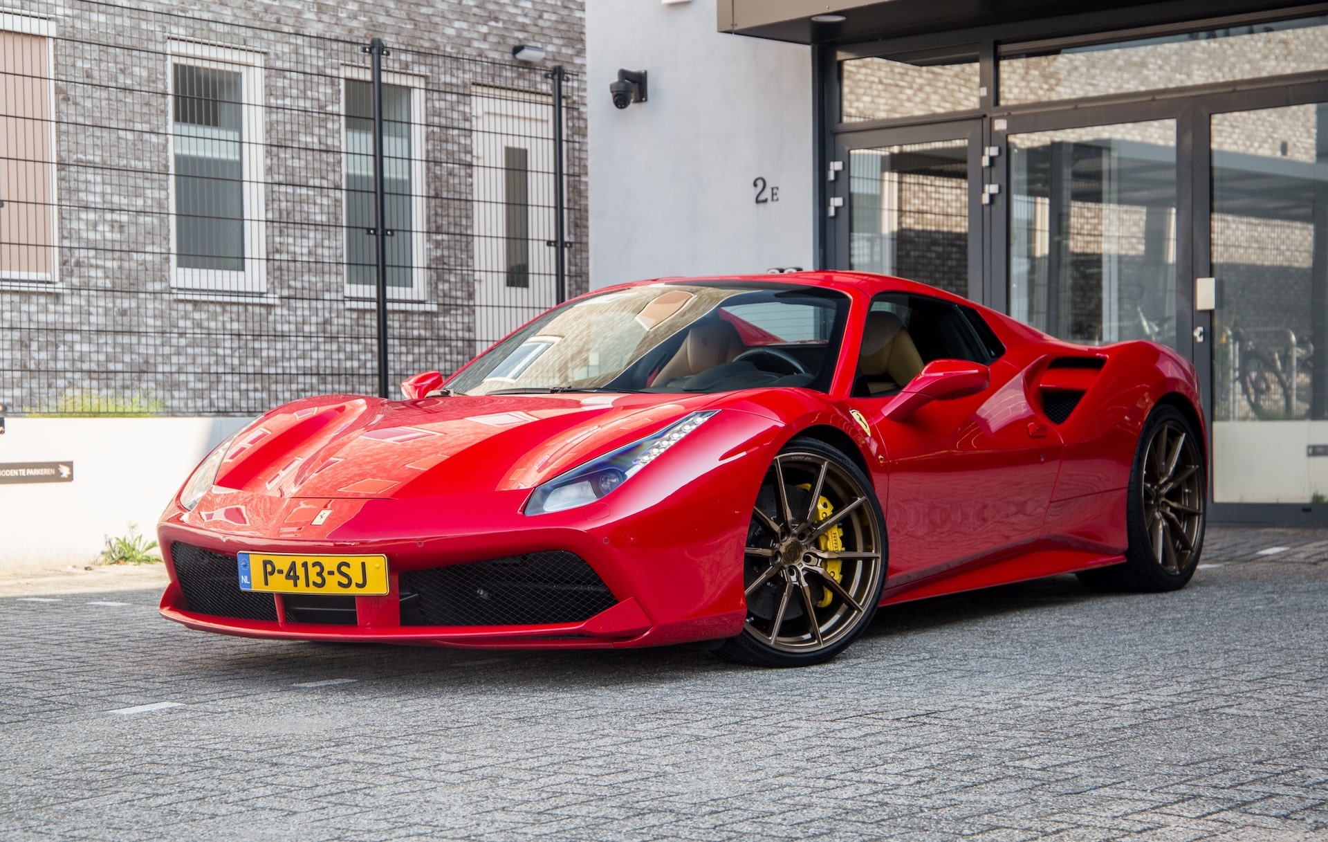 ferrari 488 spider dak dicht