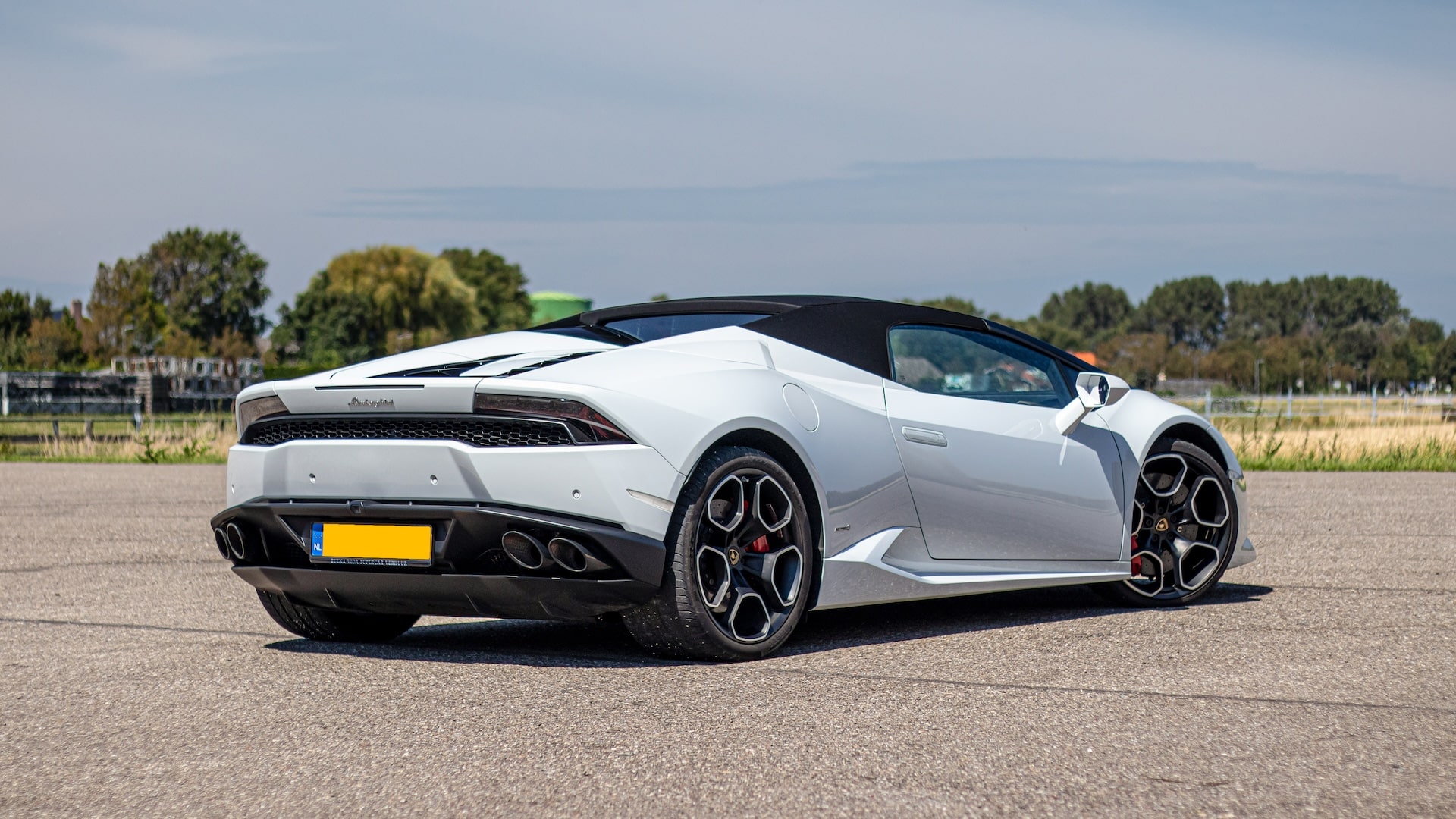 lamborghini huracan lp610 zijaanzicht 3