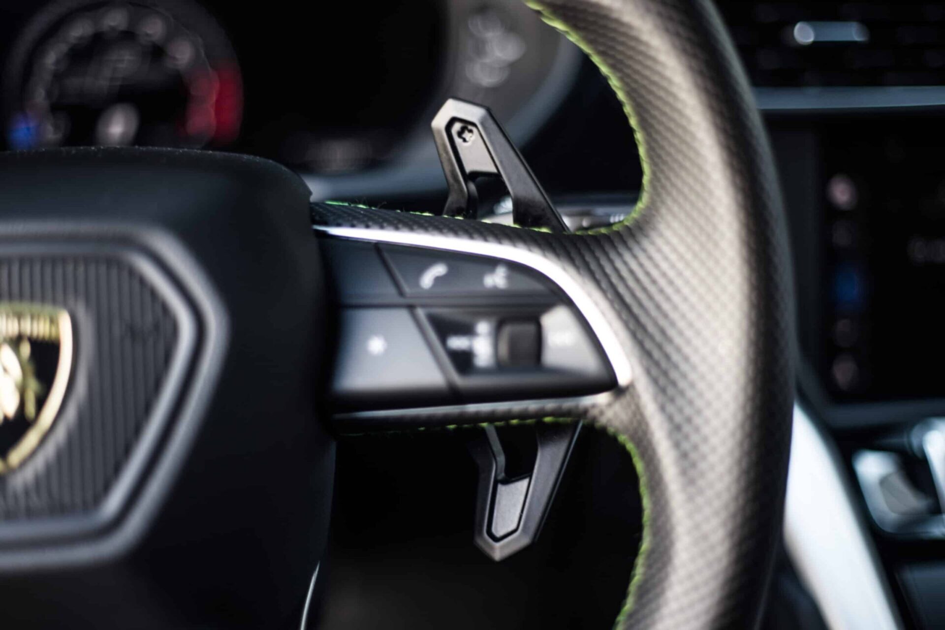 lamborghini urus stuur flippers scaled