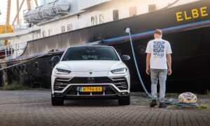 lamborghini urus voorkant 2