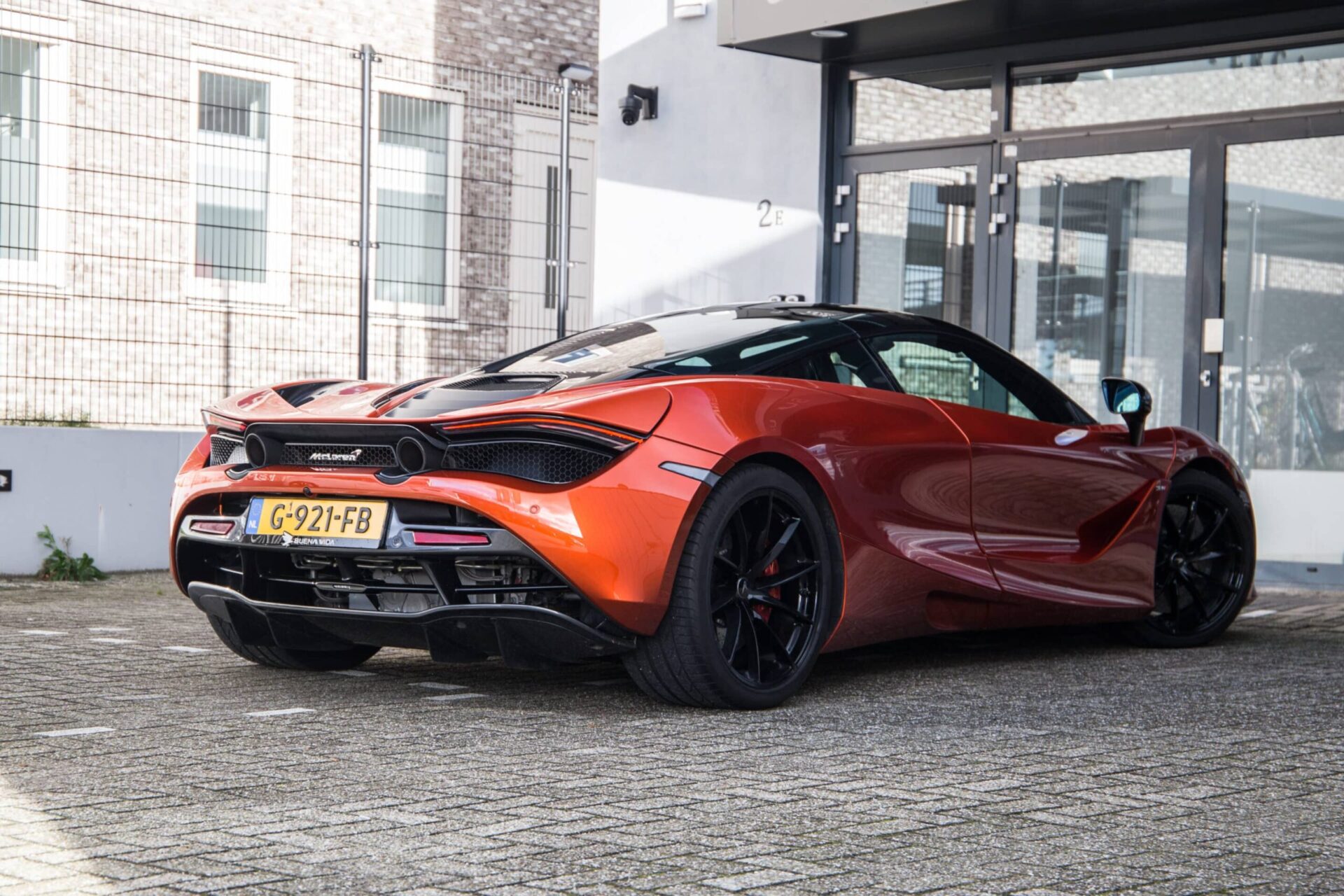 mclaren 720s achteraanzicht scaled
