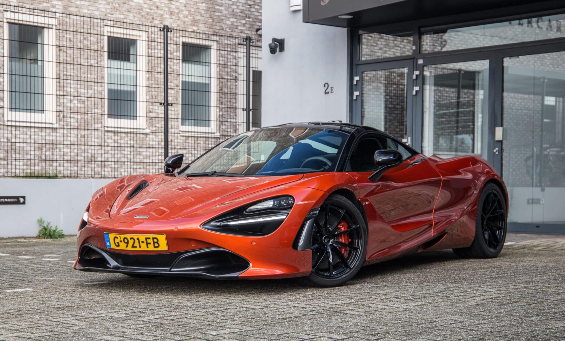 mclaren 720s vooraanzicht scaled