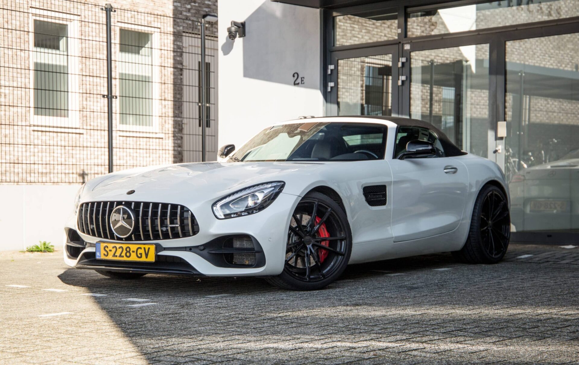 mercedes gtc amg zijaanzicht scaled