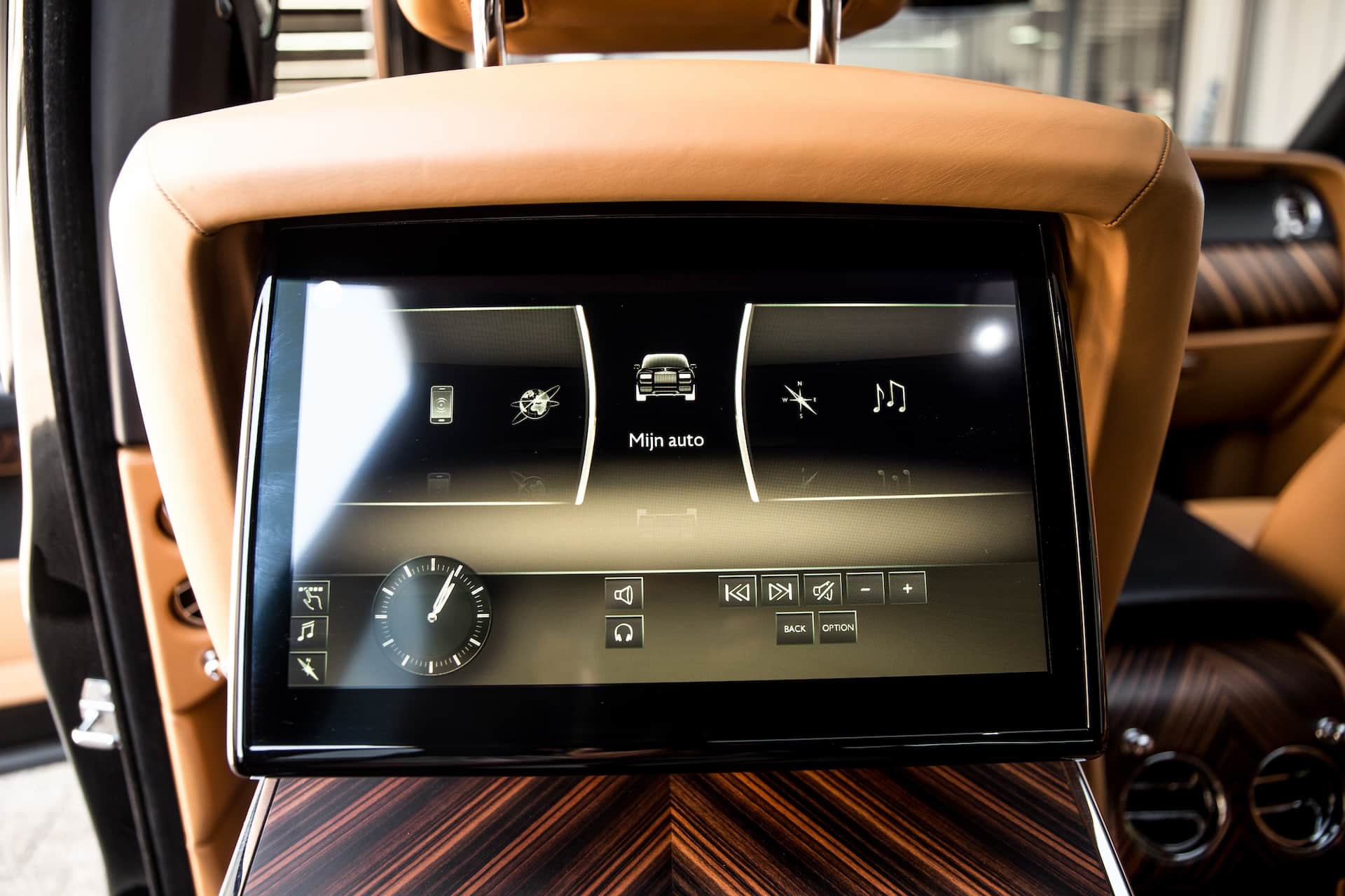 rolls royce cullinan beeldscherm