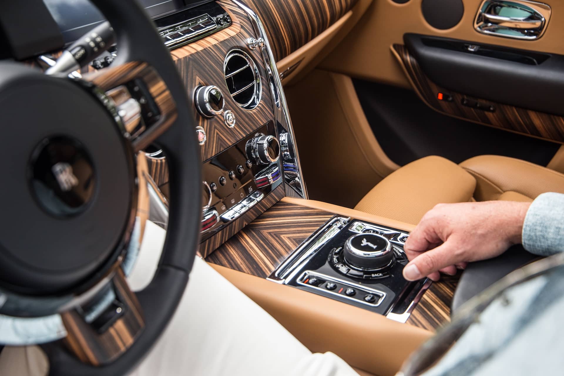 rolls royce cullinan dashboard