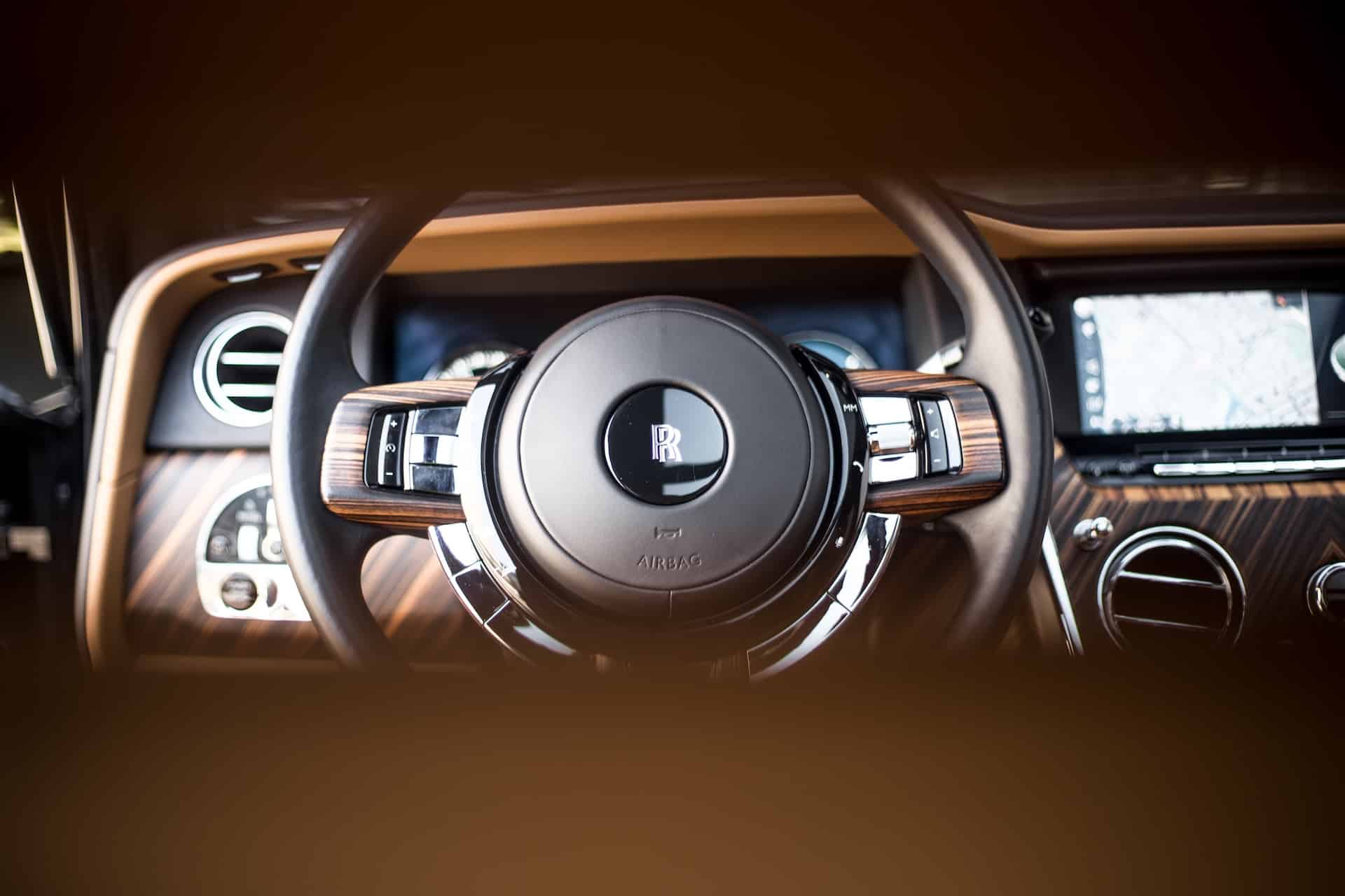 rolls royce cullinan stuur 2