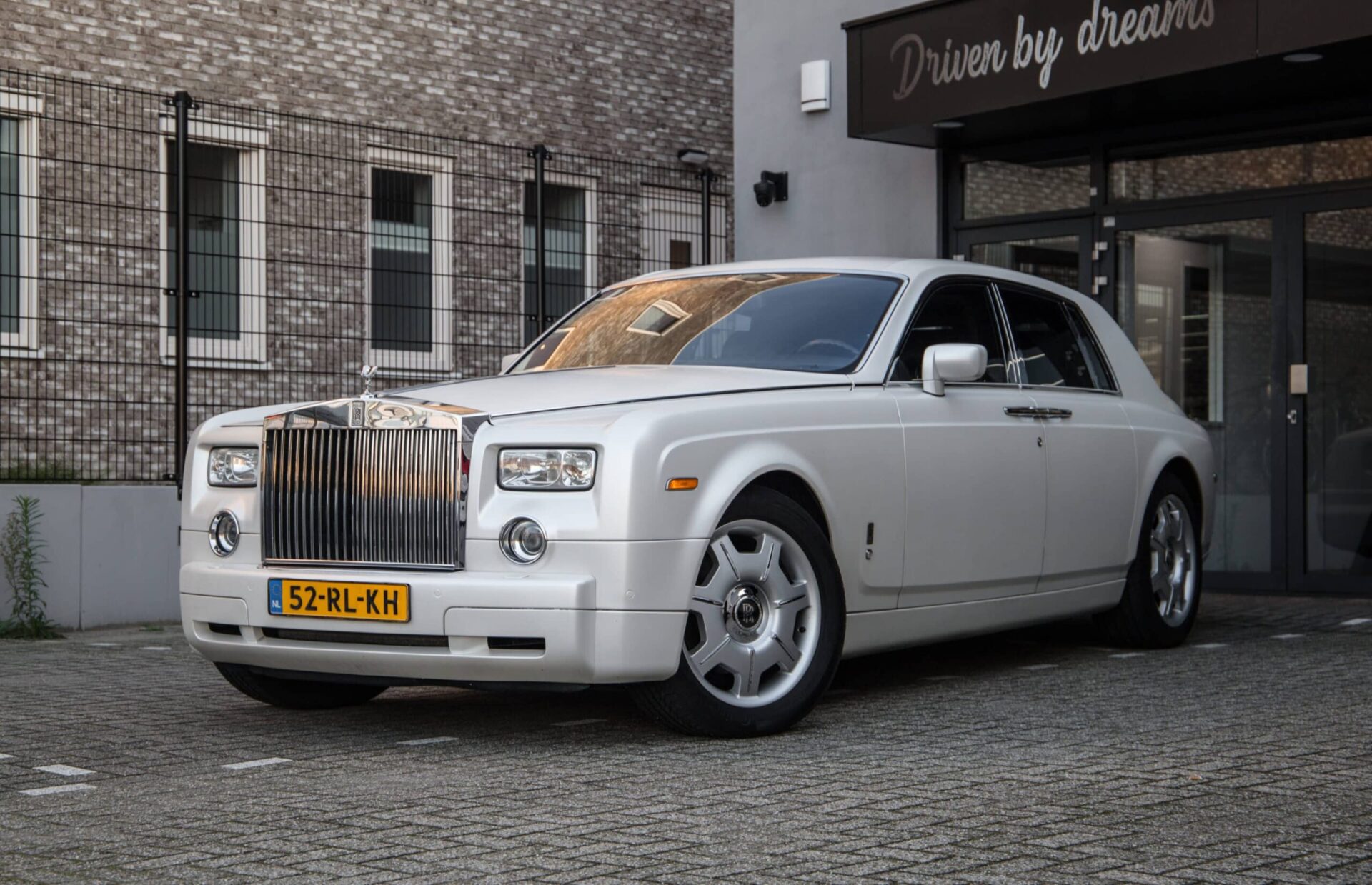 rolls royce phantom buiten 4 scaled