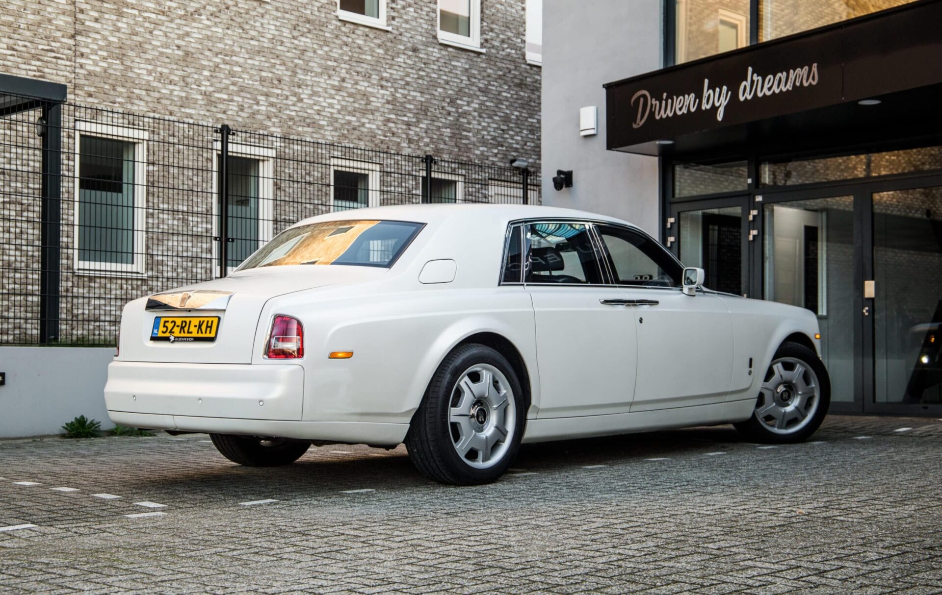 rolls royce phantom buiten 5 scaled