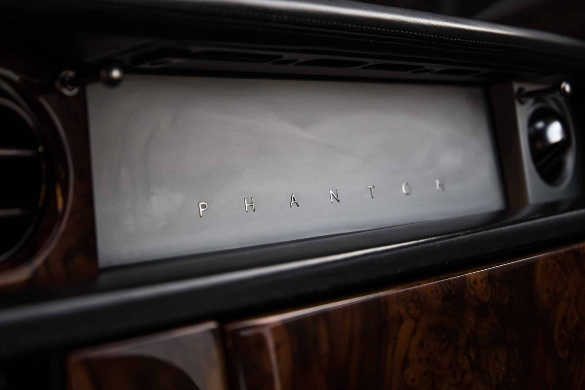 rolls royce phantom detail scaled