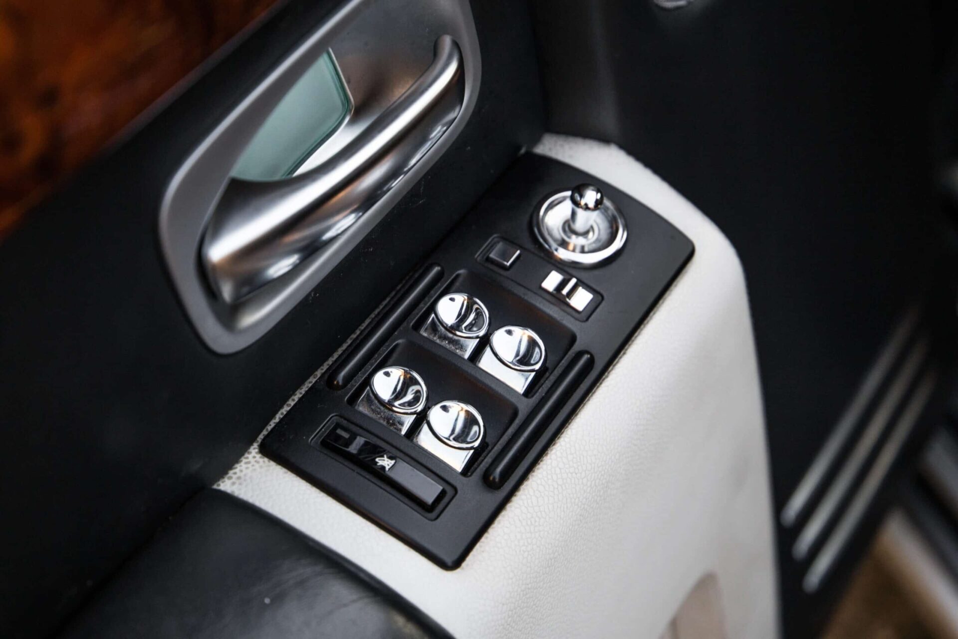 rolls royce phantom deur scaled