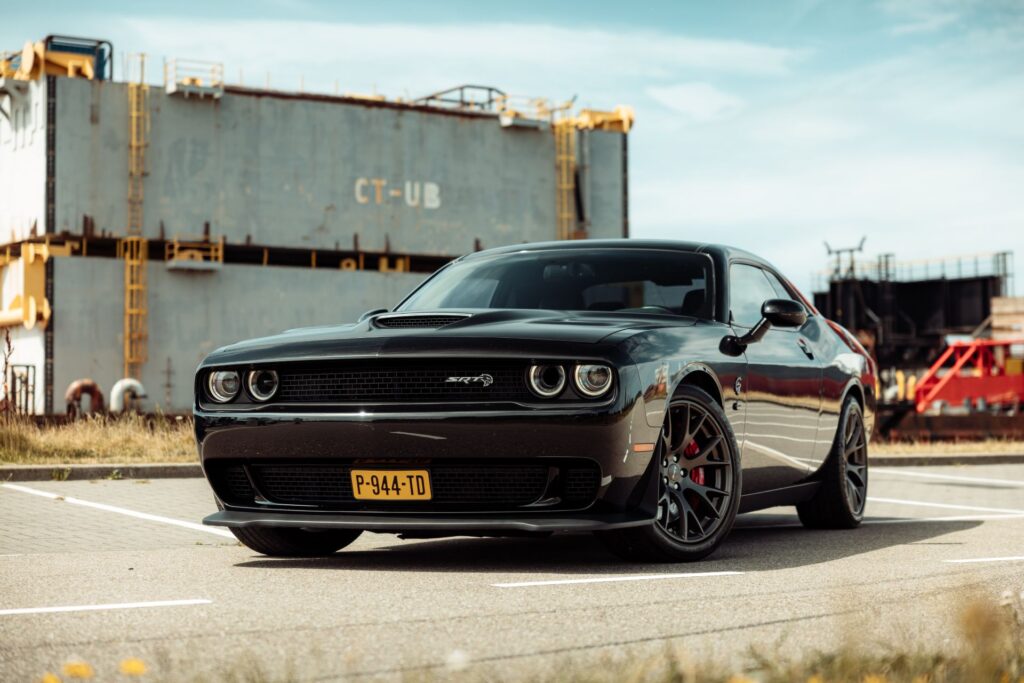 dodge challenger hellcat vooraanzicht