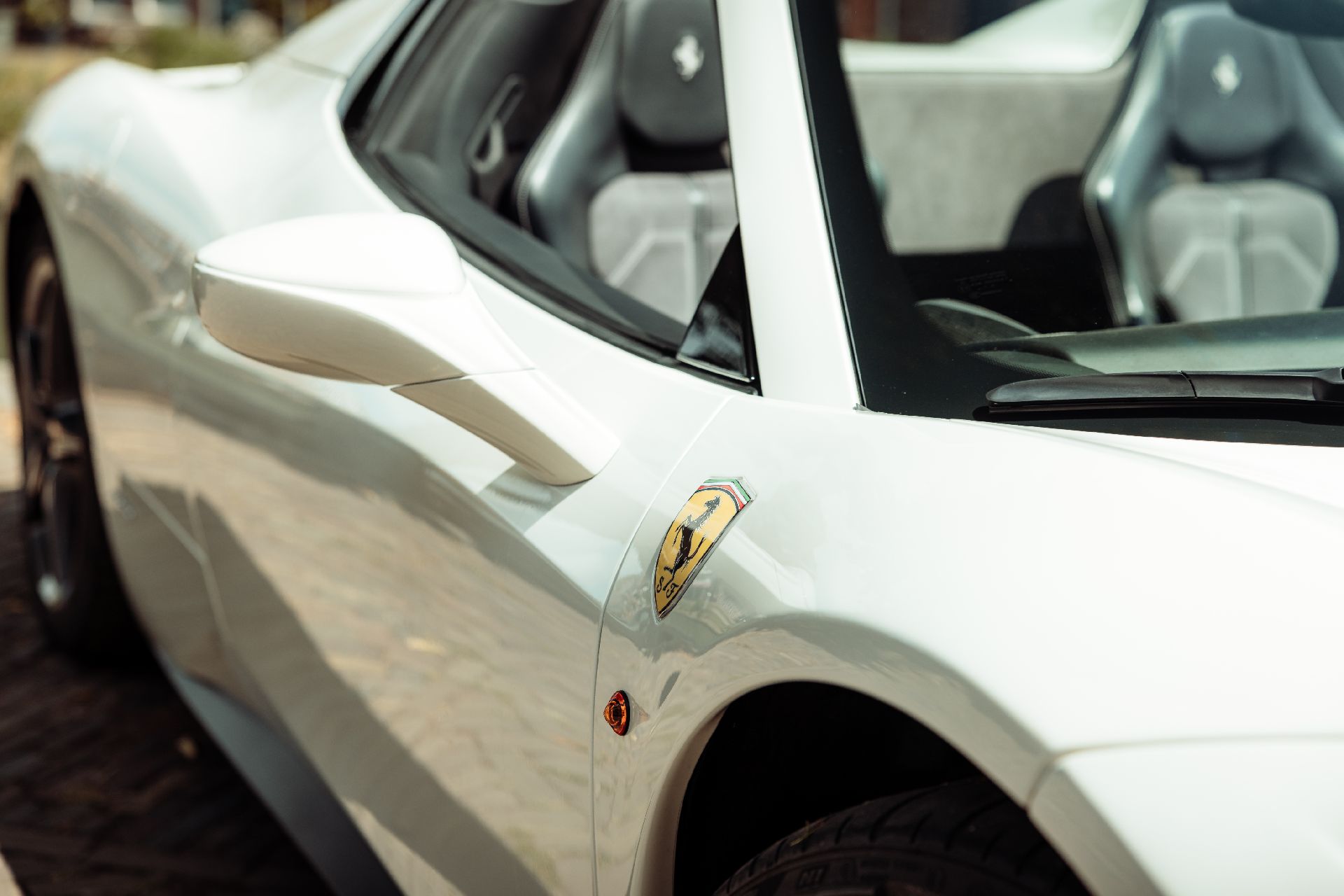 ferrari 458 spider zijaanzicht 4
