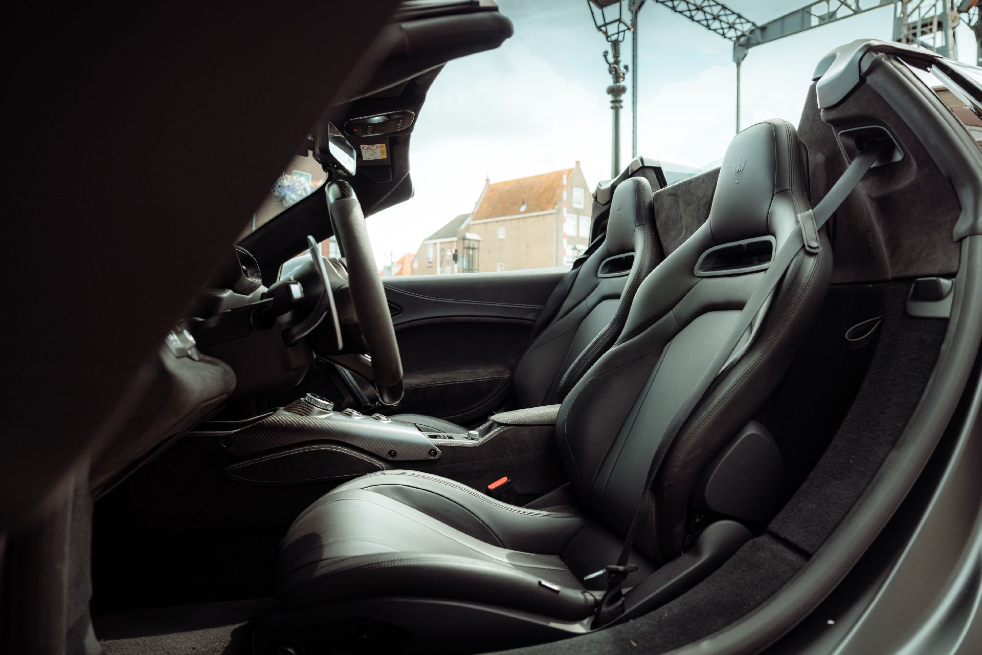 maserati mc20 cielo stoelen
