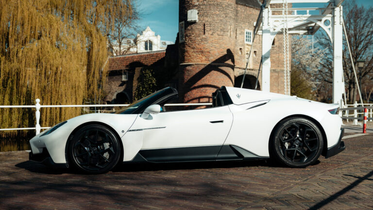 maserati mc20 cielo zijaanzicht