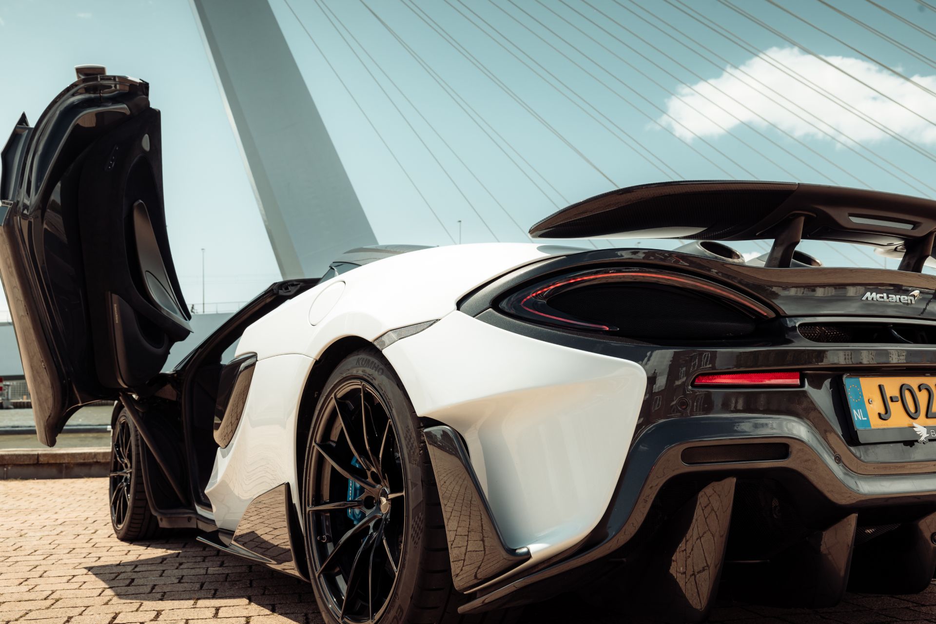 mclaren 600 lt achteraanzicht deuren open