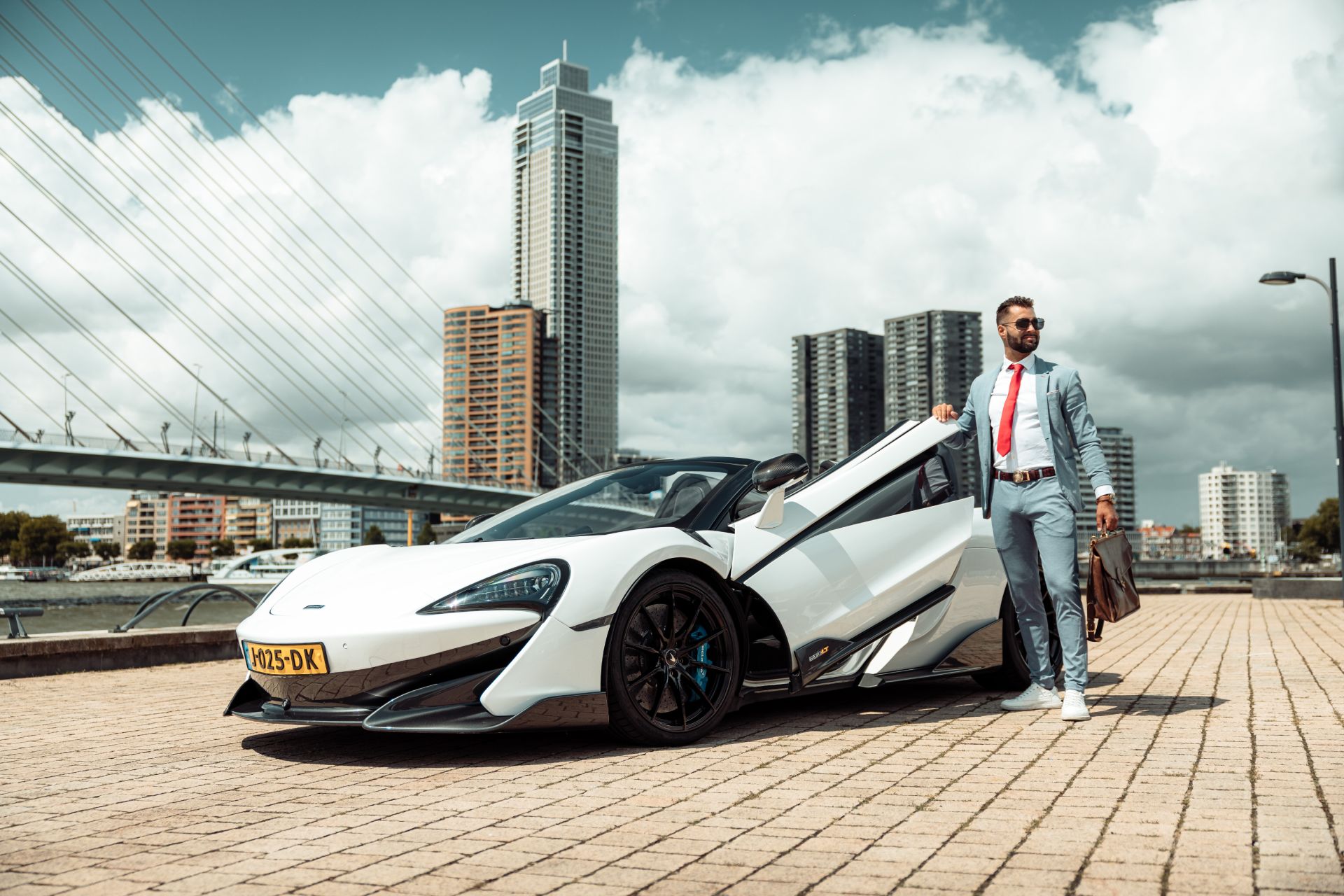 mclaren 600 lt zijaanzicht 2