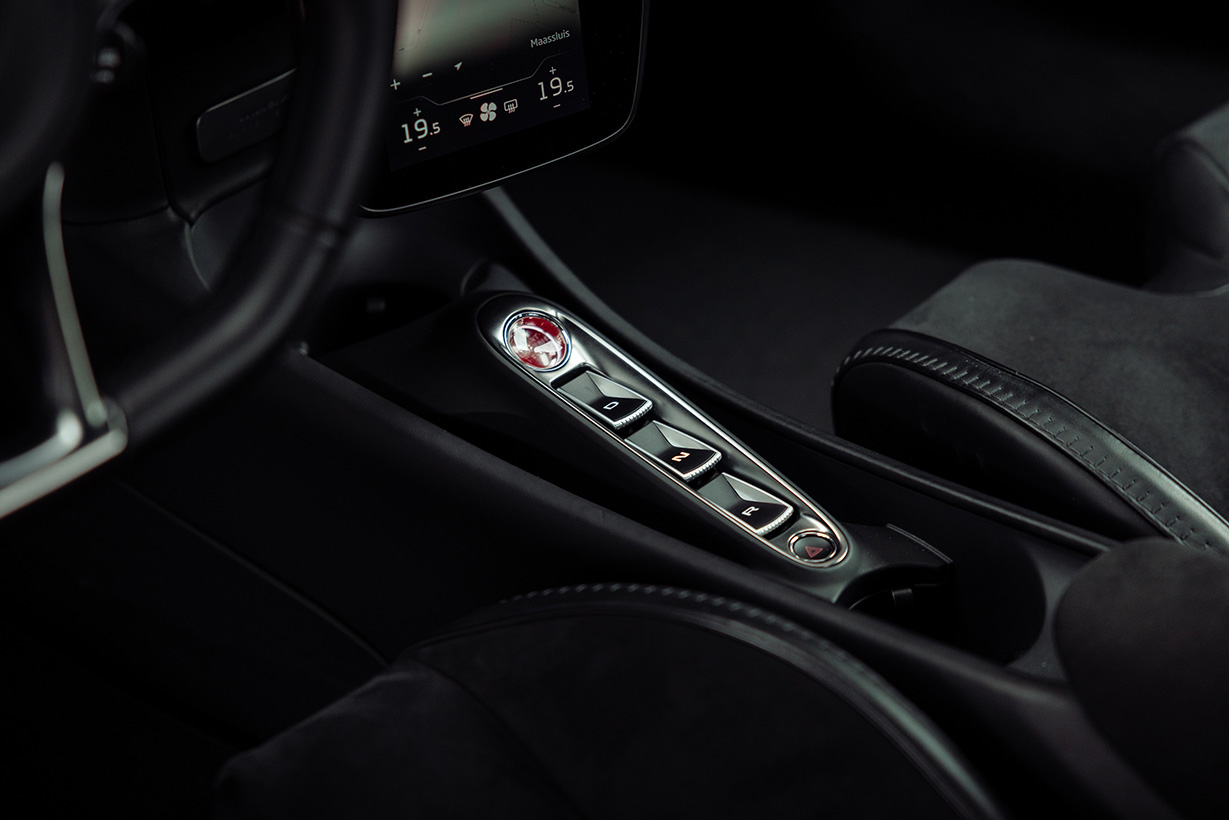 Mclaren Artura interieur 5