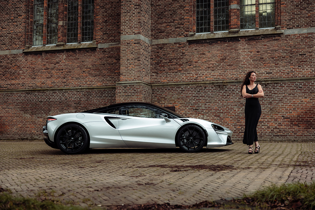 Mclaren Artura zijaanzicht