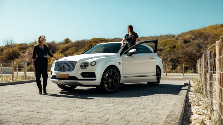 BENTLEY BENTAYGA wit 50 2