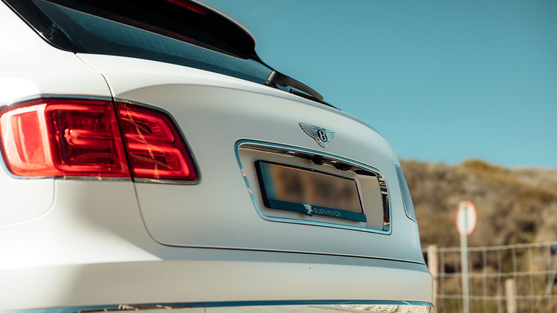 BENTLEY BENTAYGA wit 59 1