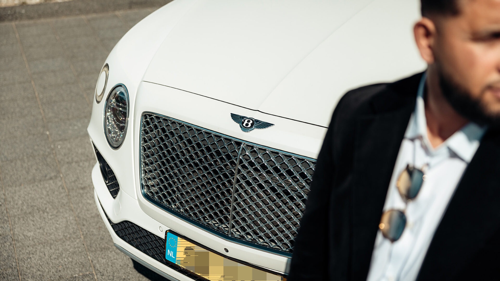 Bentley Bentayga wit voorkant