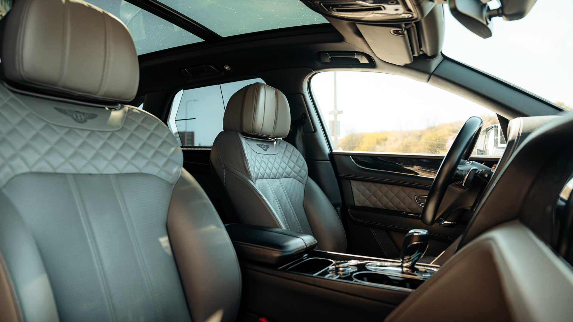 Bentley Bentayga wit details binnenkant