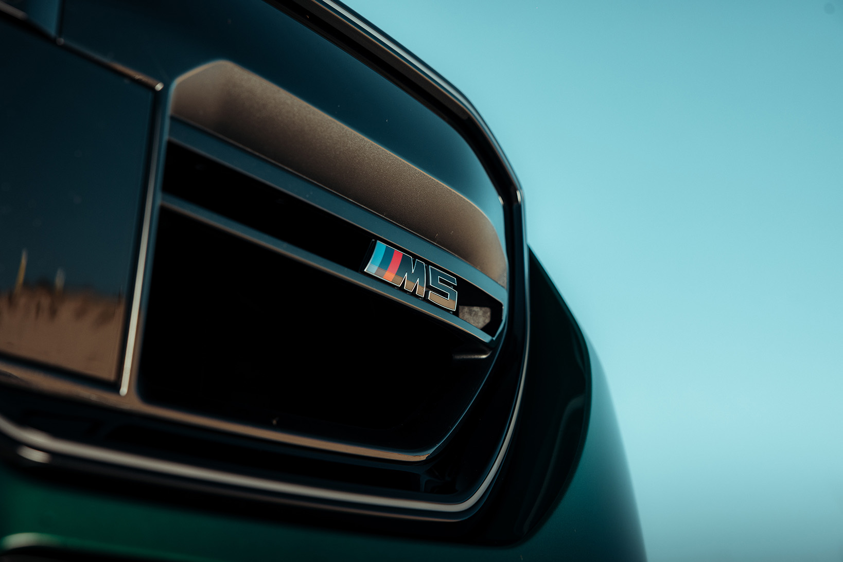 BMW M5 M5 logo